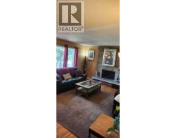 Bedroom - 9415 Fairmount Drive Se, Calgary, AB T2J0R1 Photo 9