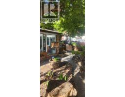 4pc Bathroom - 9415 Fairmount Drive Se, Calgary, AB T2J0R1 Photo 7
