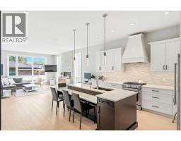 5pc Bathroom - 2014 6 Street Ne, Calgary, AB T2E3Z1 Photo 7