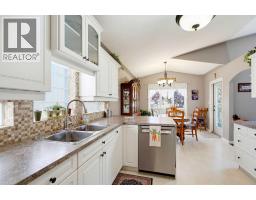 Dining room - 66 Dumas Crescent, Red Deer, AB T4R2S7 Photo 11