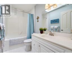 Kitchen - 66 Dumas Crescent, Red Deer, AB T4R2S7 Photo 17