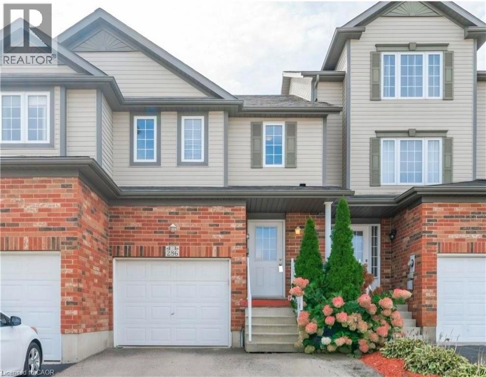 286 SOPHIA Crescent - 1