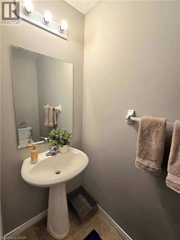 286 SOPHIA Crescent - Image 12