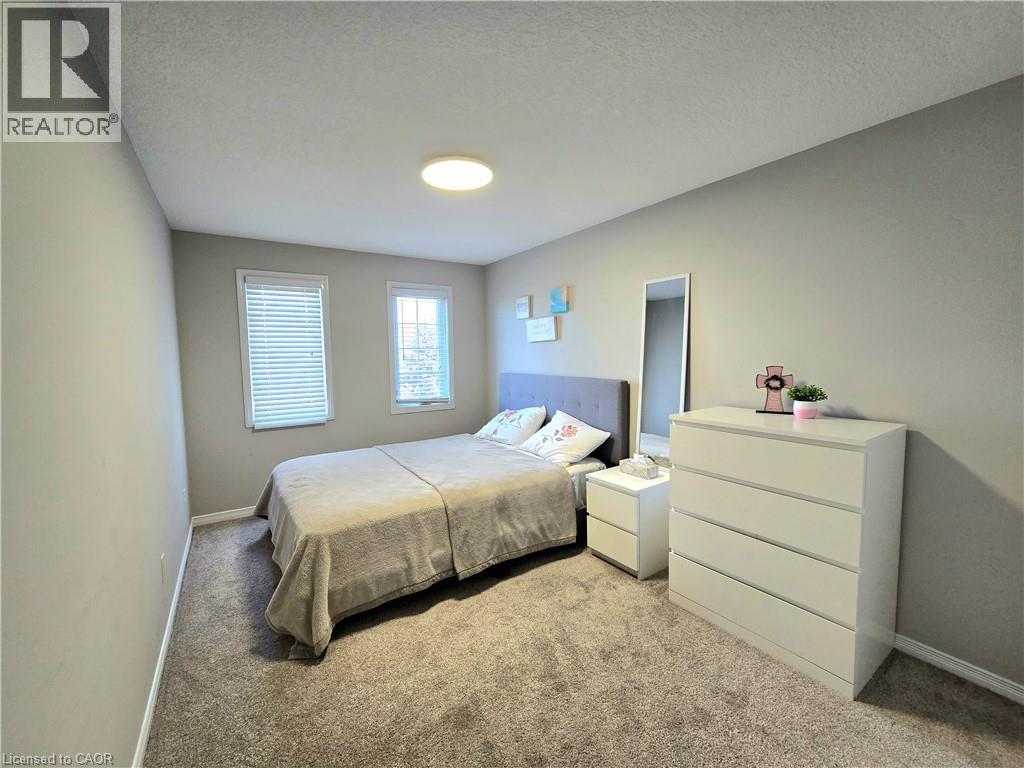 286 SOPHIA Crescent - Image 15