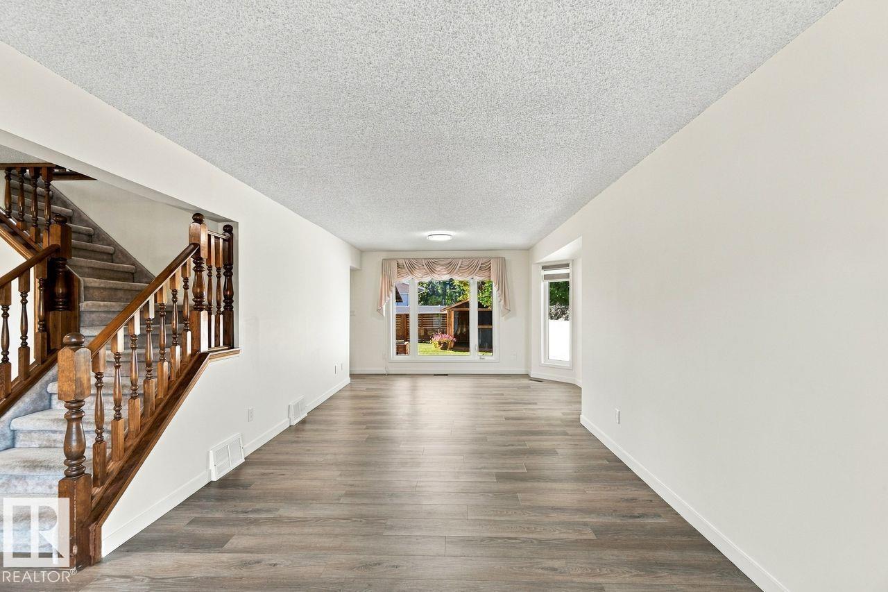 3807 36 AV NW - 11