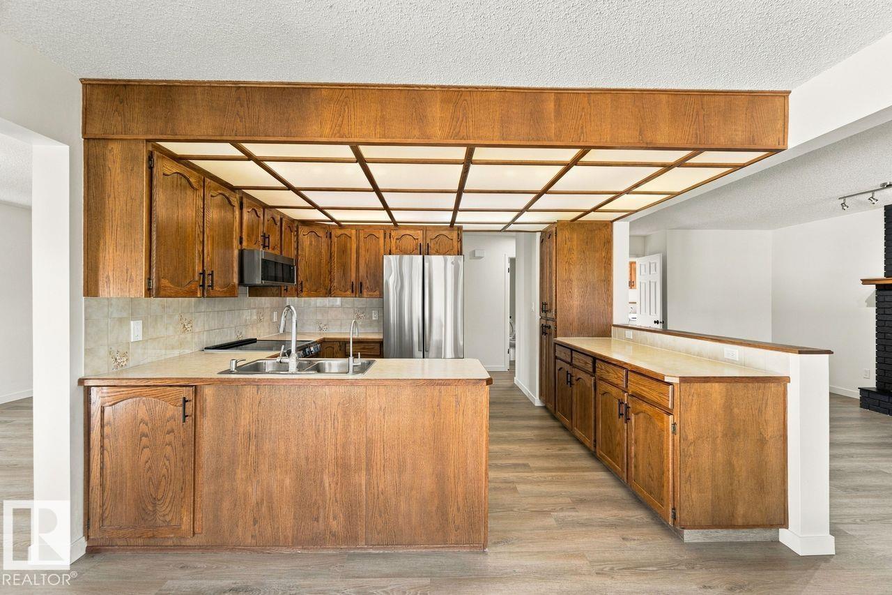 3807 36 AV NW - 12