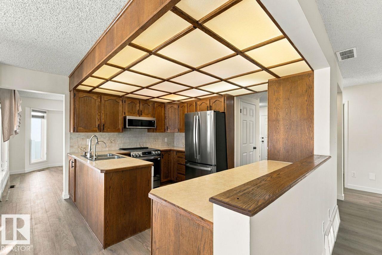 3807 36 AV NW - 13
