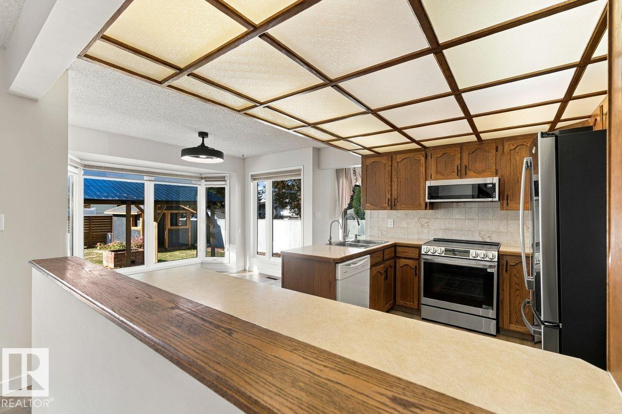 3807 36 AV NW - 14