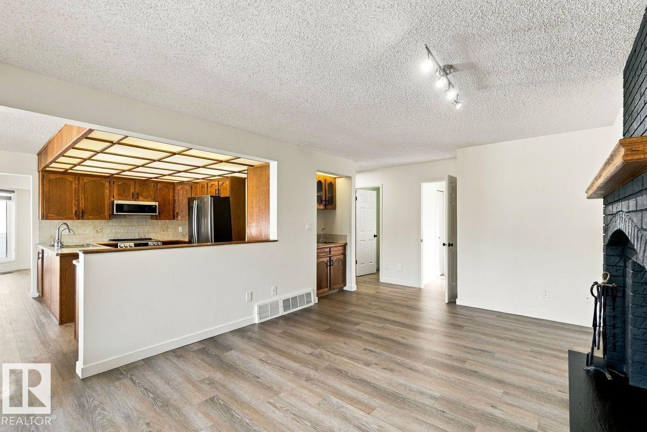 3807 36 AV NW - 19