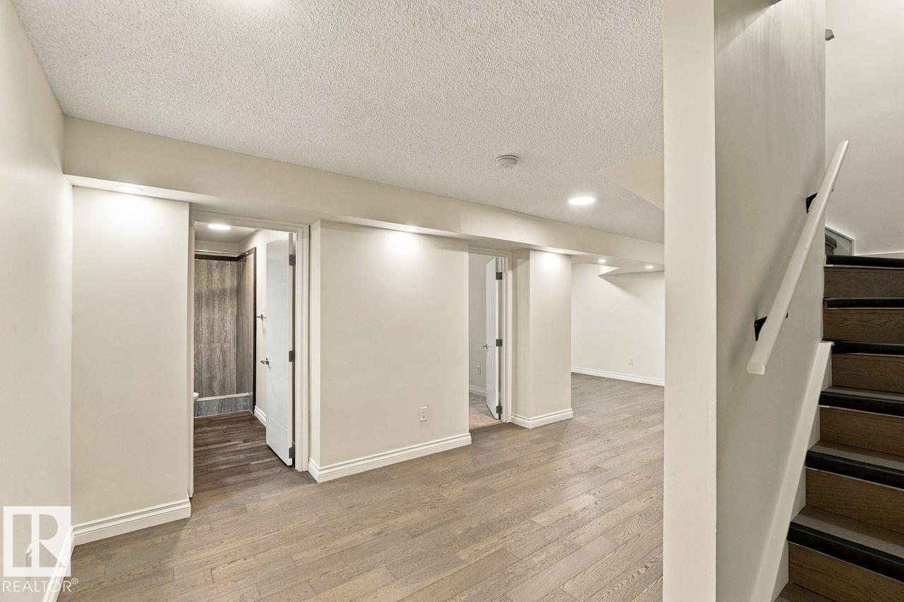 3807 36 AV NW - 33