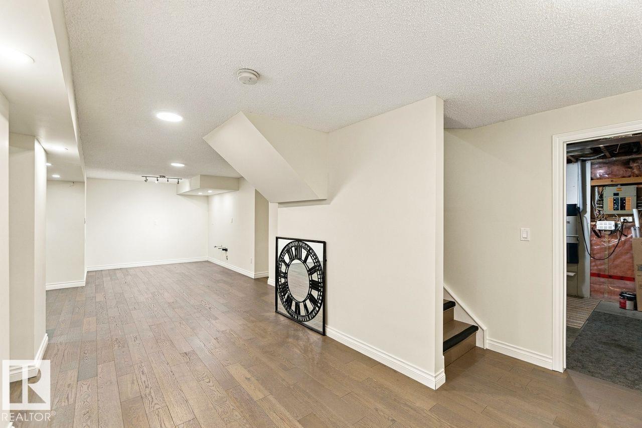 3807 36 AV NW - 34
