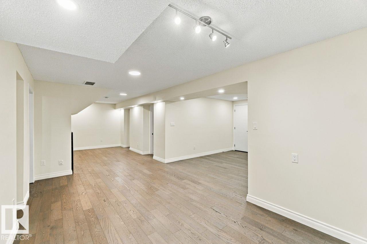 3807 36 AV NW - 35