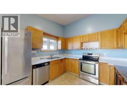 4pc Bathroom - 3818 61a Street, Stettler, AB T4K1G4 Photo 9