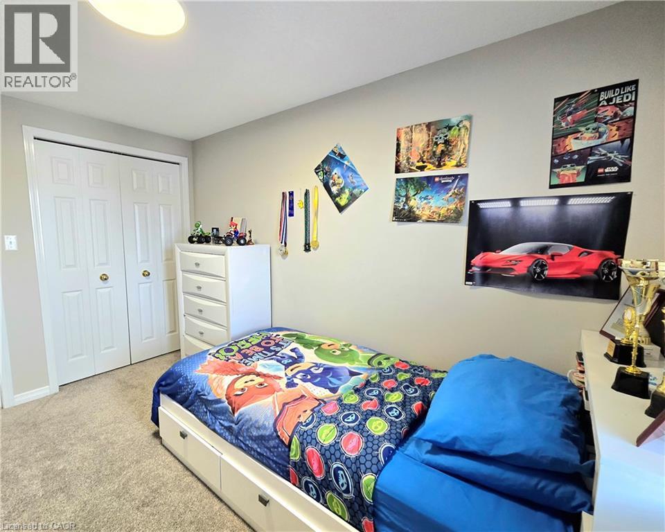 286 Sophia Crescent — photo 21