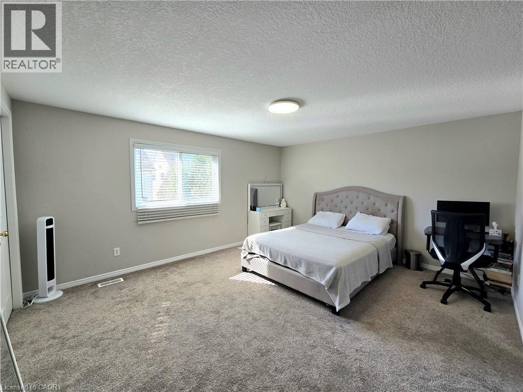 286 Sophia Crescent — photo 15