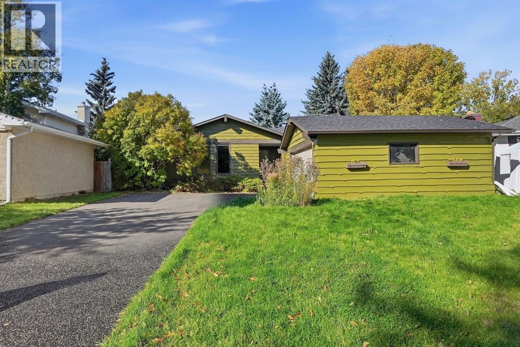 652 Oakwood Place SW - 2