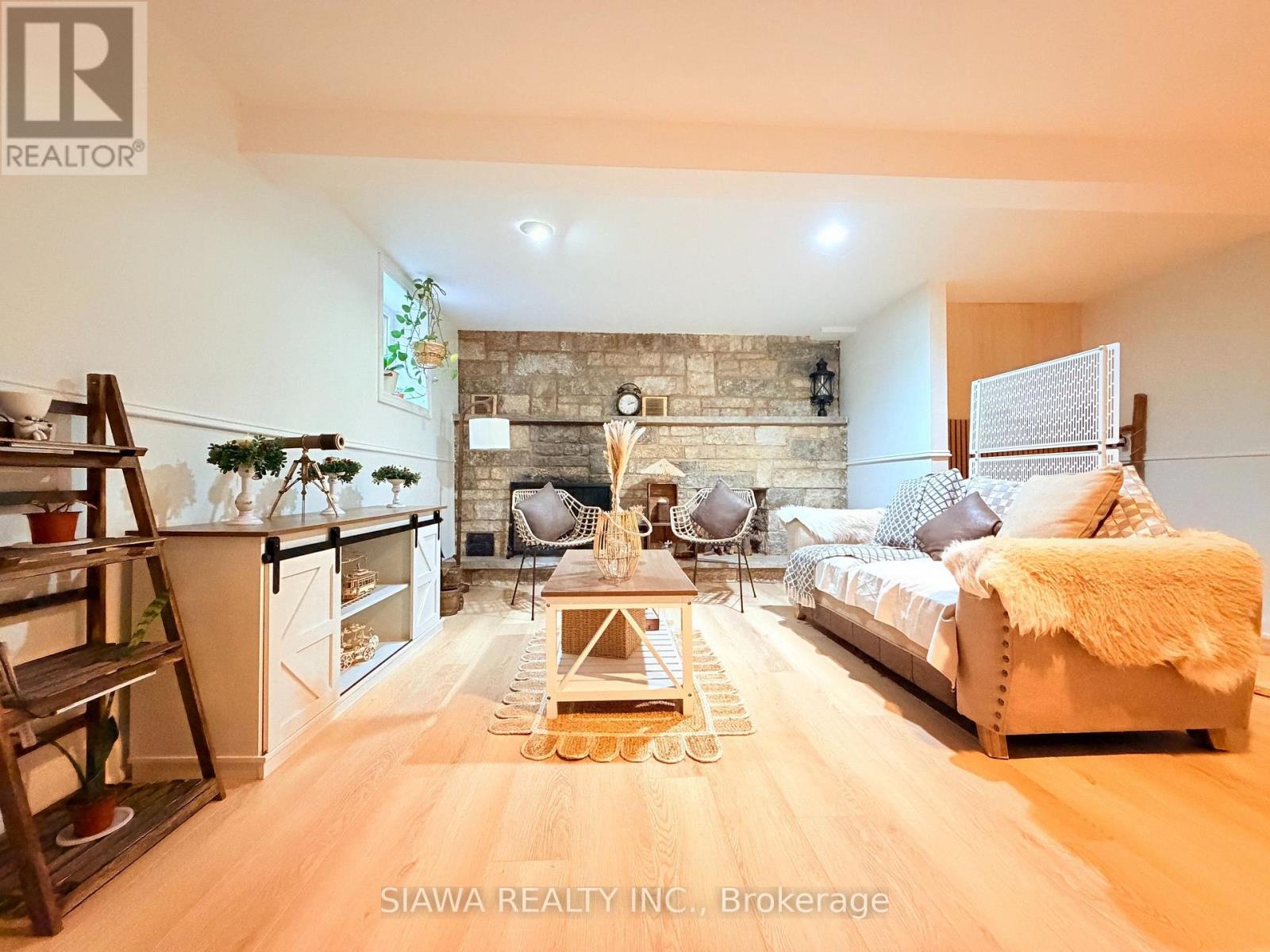 6789 SHELTER BAY ROAD - 12