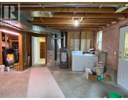 945 Pine Crescent, Genelle, BC V0G1G0 Photo 17