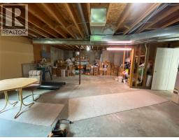 945 Pine Crescent, Genelle, BC V0G1G0 Photo 18