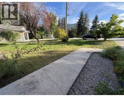 945 Pine Crescent, Genelle, BC V0G1G0 Photo 48