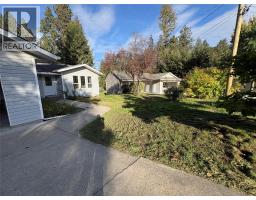 945 Pine Crescent, Genelle, BC V0G1G0 Photo 51