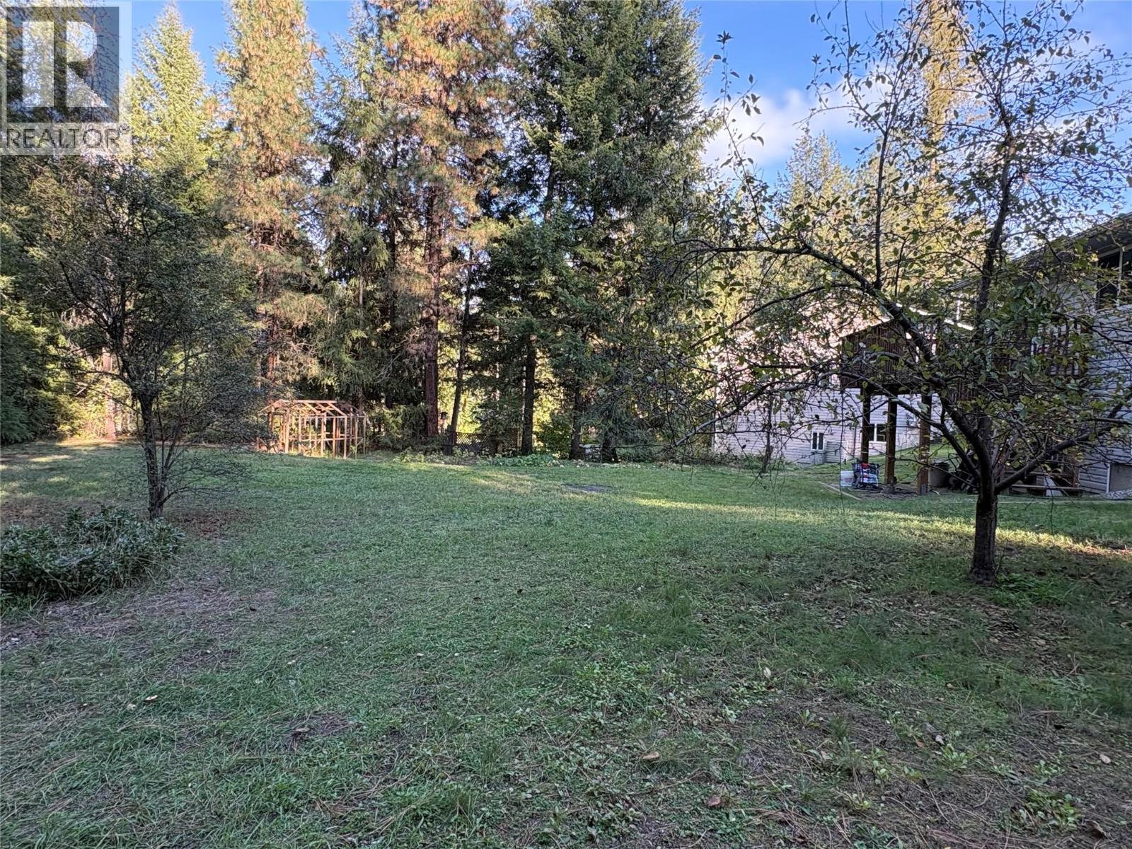 945 Pine Crescent - 61
