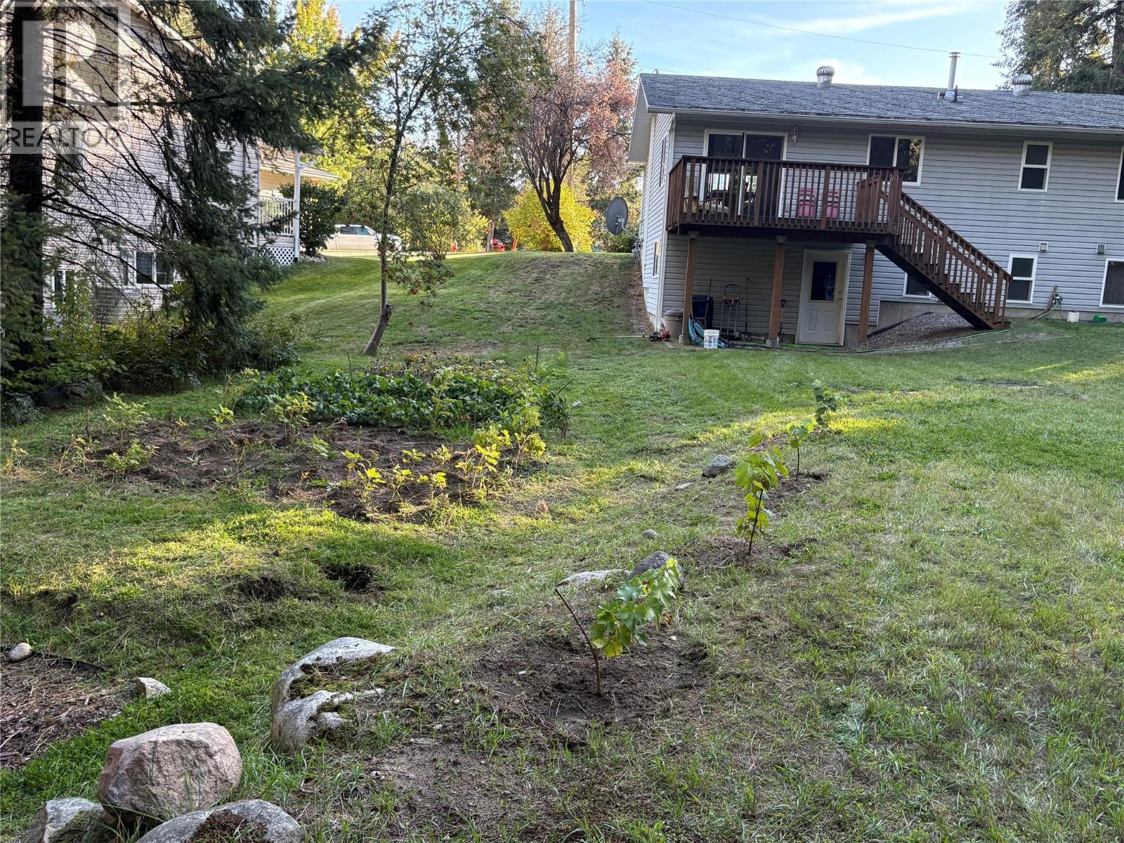 945 Pine Crescent - 69