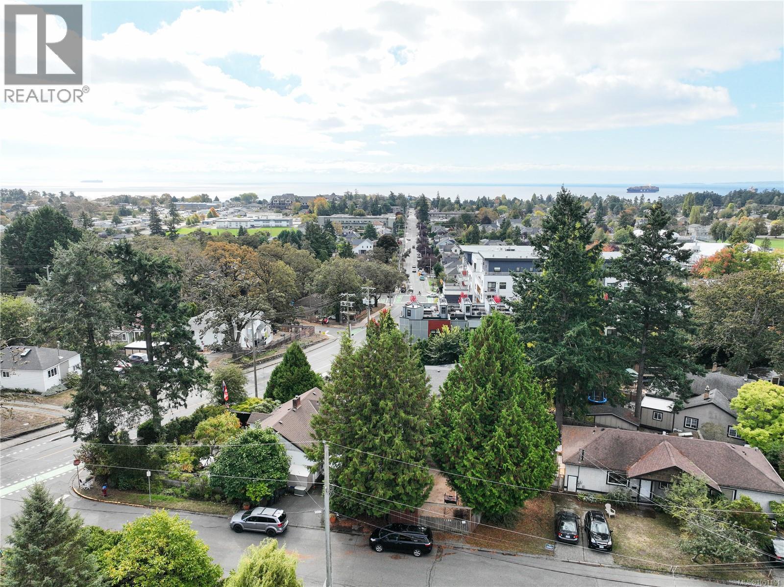 #2 642 Lampson St - 28