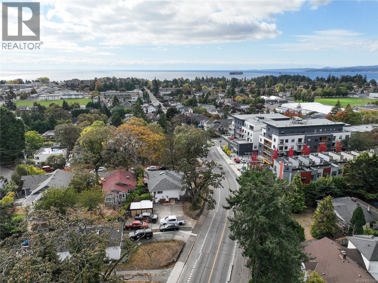 #2 642 Lampson St - 27
