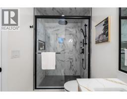 44 Fraser Road SE - photo 32