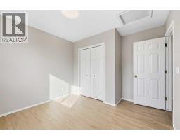 4pc Bathroom - 34 Applestone Park Se, Calgary, AB T2A7W2 Photo 8