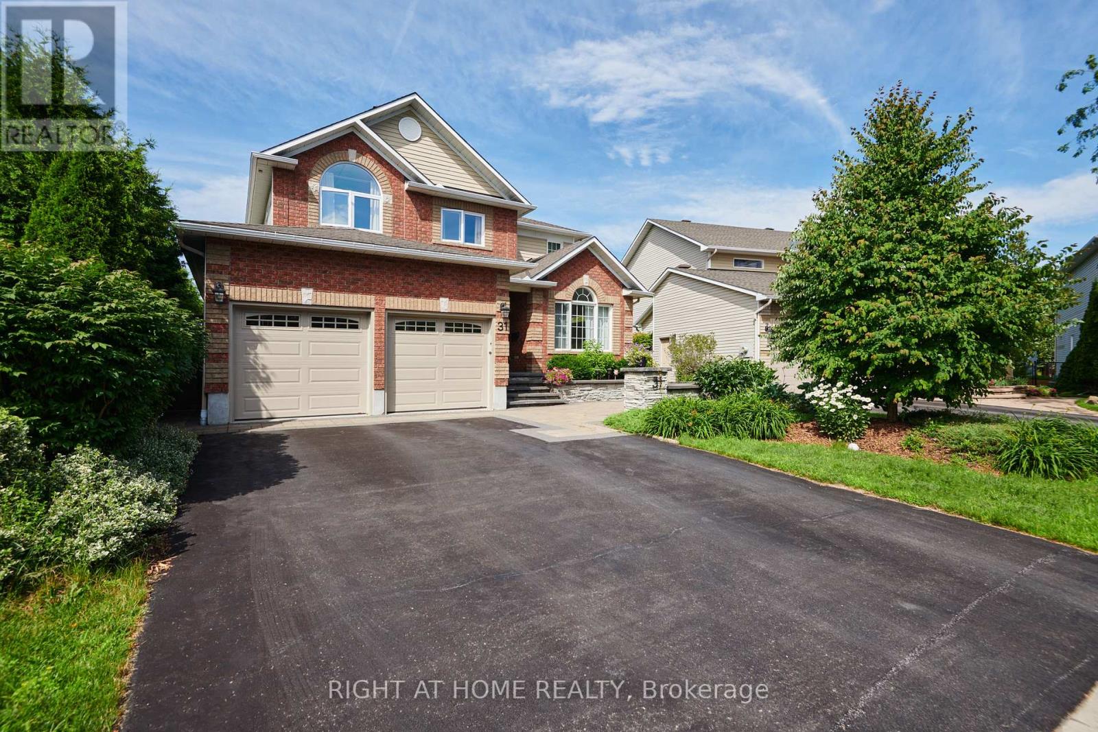 Long driveway fits 4 cars