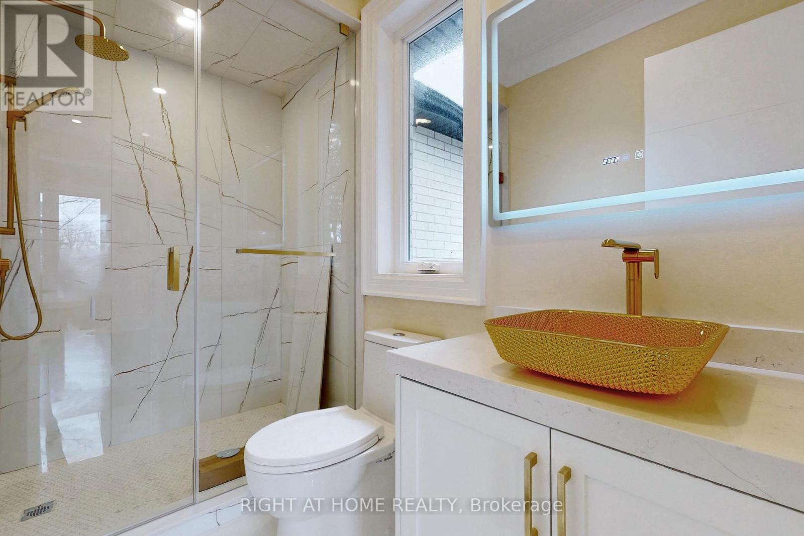 10 Jocelyn Crescent, Toronto, ON photo 24
