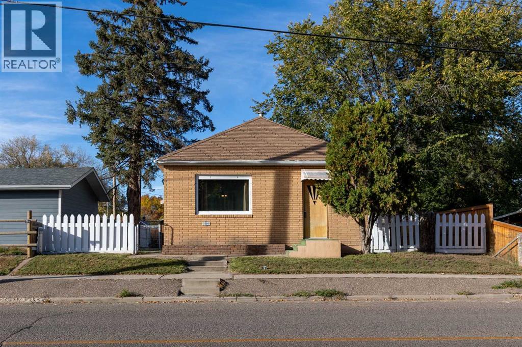 1114 Bridge Street SE - 1