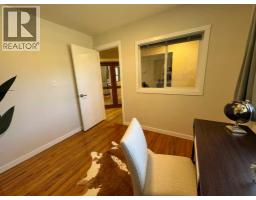 4312 45 Street SW - photo 11