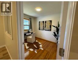 4312 45 Street SW - photo 10
