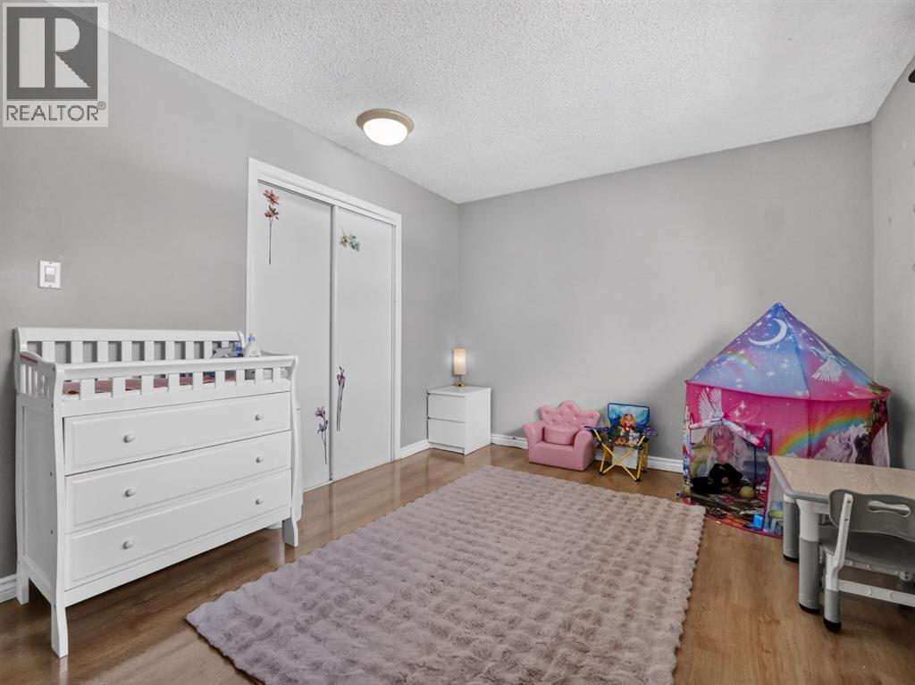 640 Maidstone Drive NE - 16