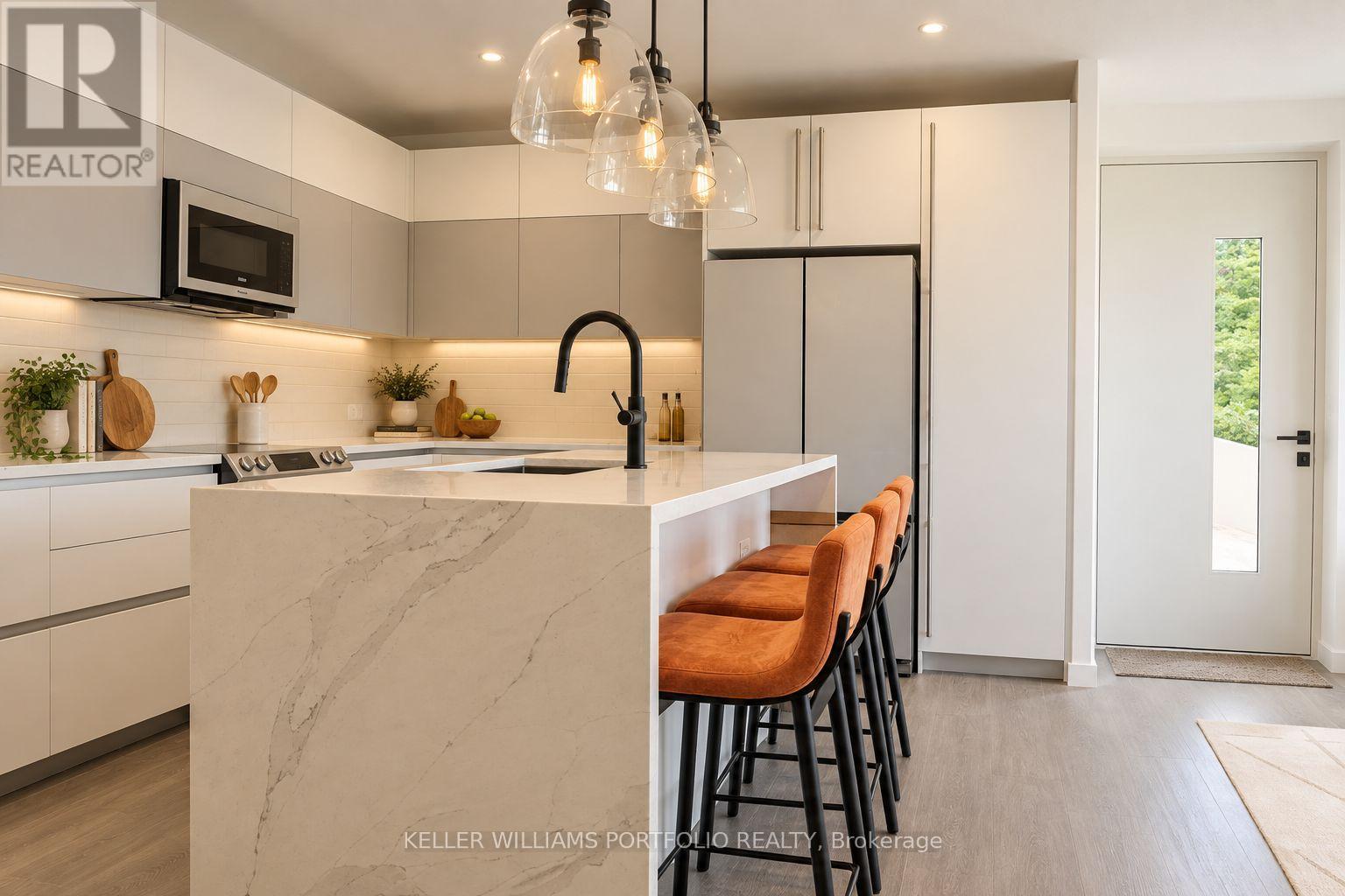 SKY RESIDENCE - SUGAR RIDGE CONDOS VALLEY ROAD - 7