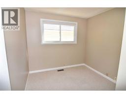 248 Bracewood Road Sw, Calgary, AB T2W3C1 Photo 13