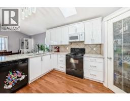 4pc Bathroom - 44 Canoe Square Sw, Airdrie, AB T4B2N5 Photo 10