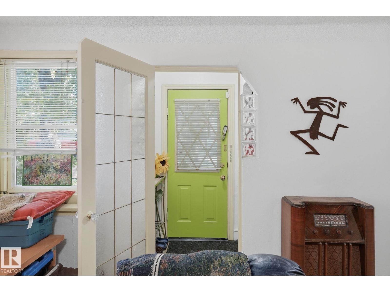 9628 100A ST NW - 3