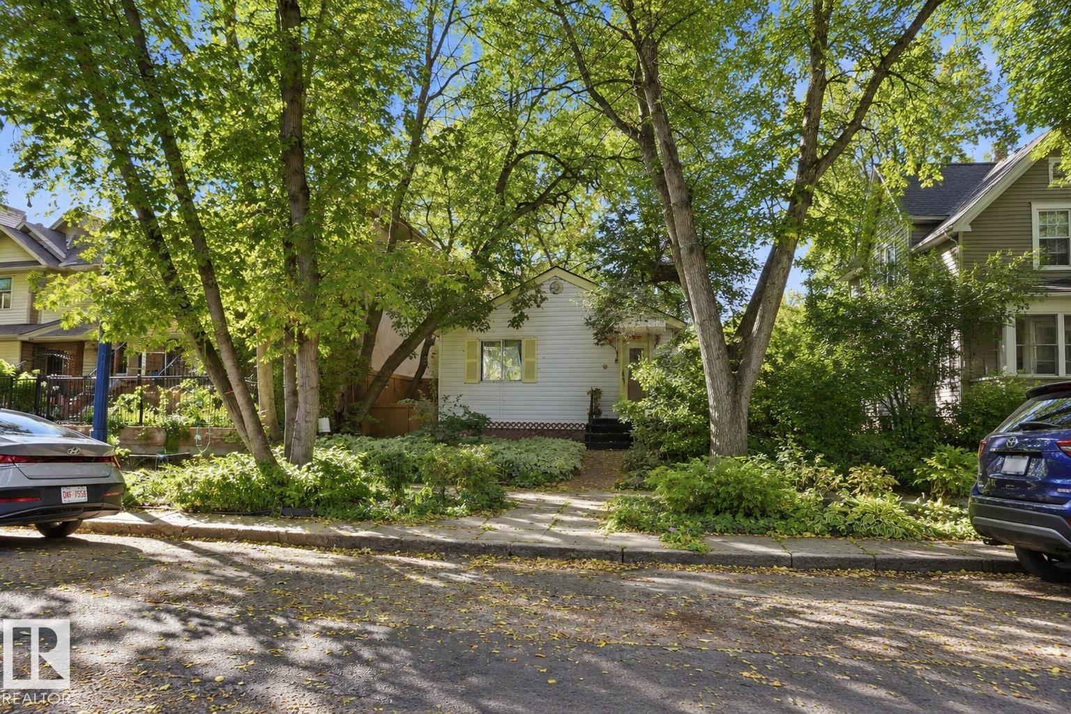9628 100A ST NW - 30