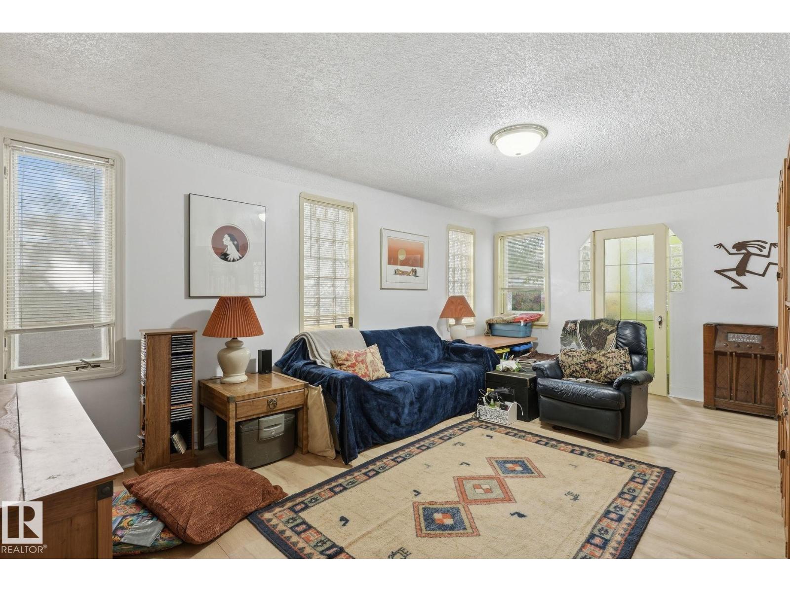 9628 100A ST NW - 7