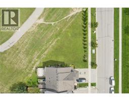 308 Parkvale Drive, Kitchener, ON N2R1Y7 Photo 44