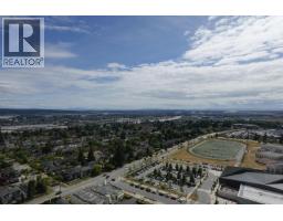2401 7769 Park Crescent, Burnaby, BC V3N0J7 Photo 7