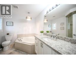 4pc Bathroom - 166 Irwin Avenue, Ancaster, ON L9K0G2 Photo 6