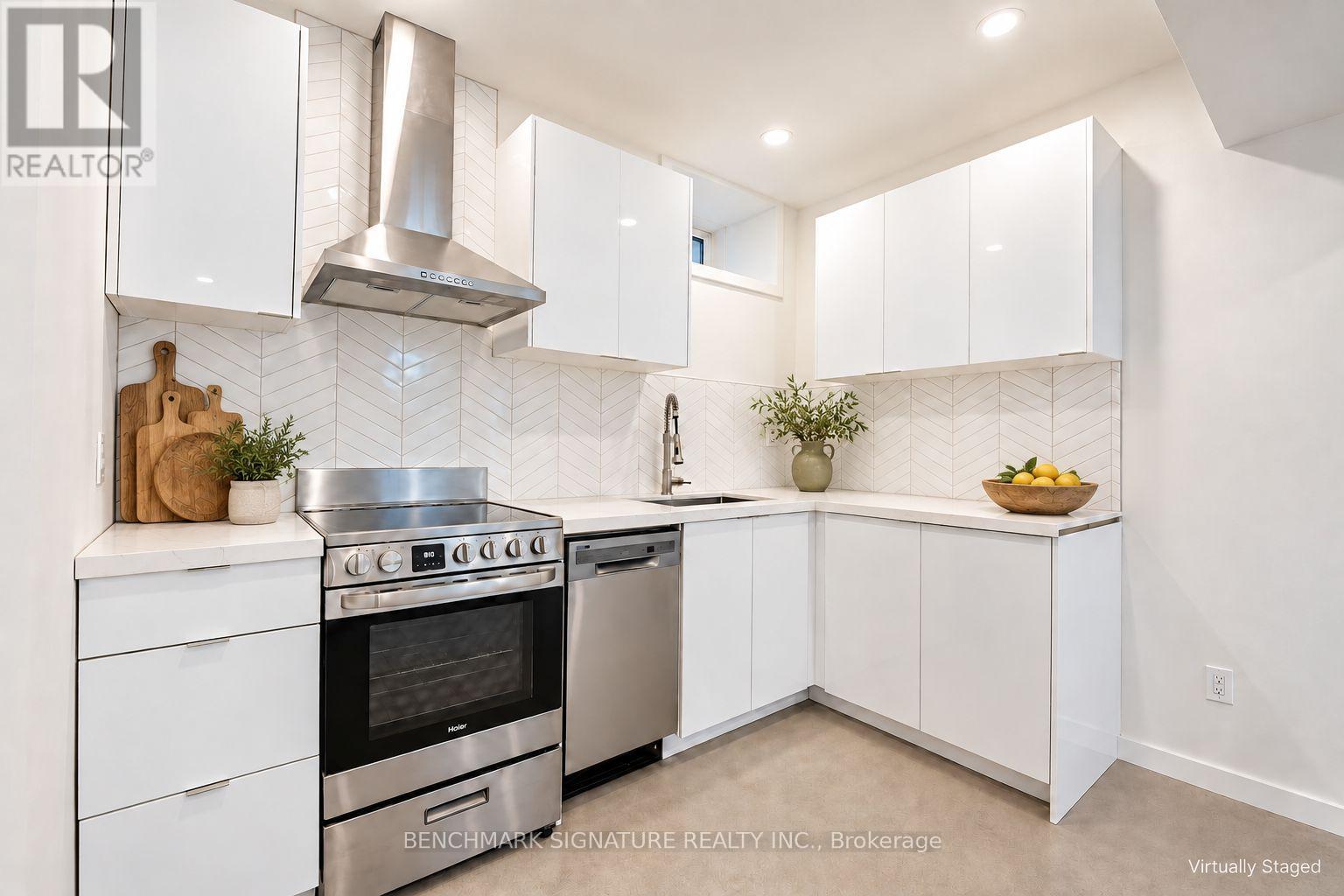 LOWER - 301 EUCLID AVENUE, Toronto (Trinity-Bellwoods) Ontario