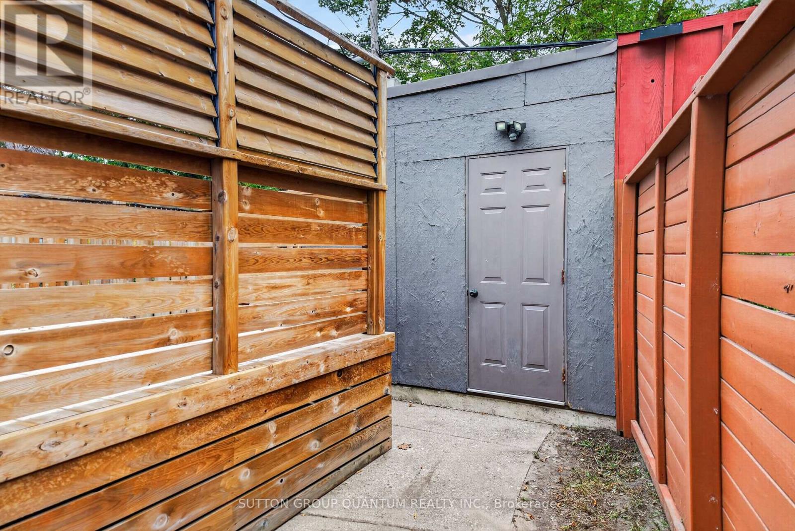 693 Greenwood Avenue, Toronto, ON photo 38