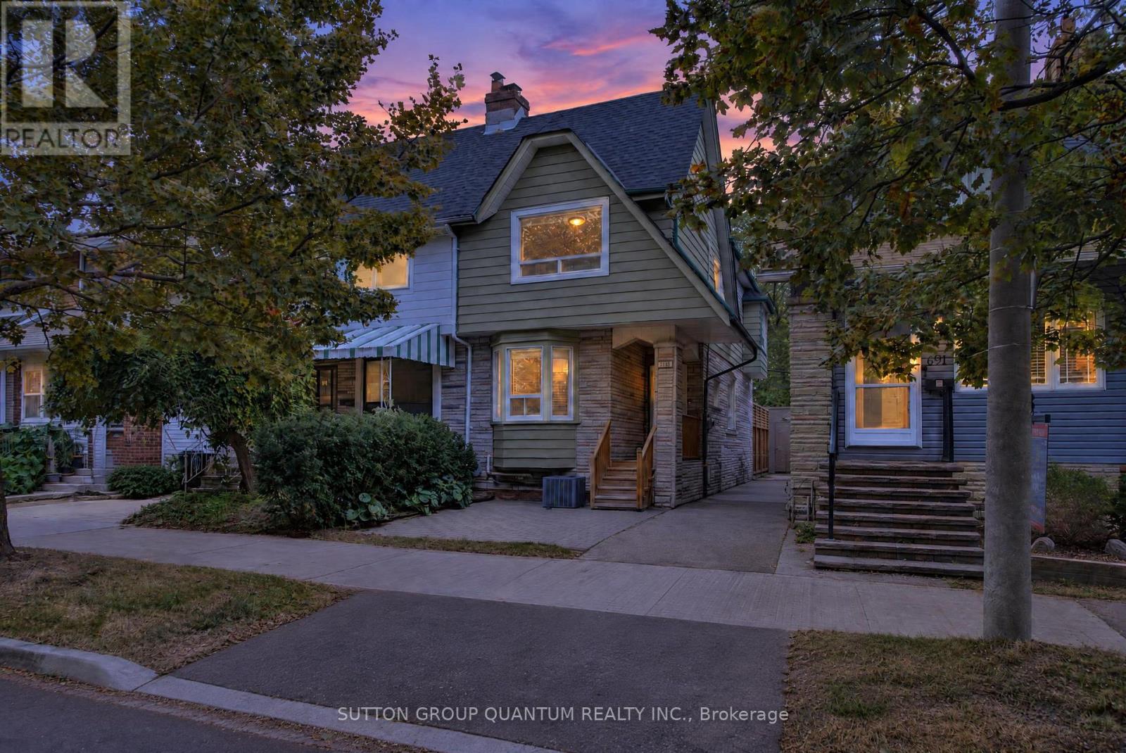 693 Greenwood Avenue, Toronto, ON photo 44