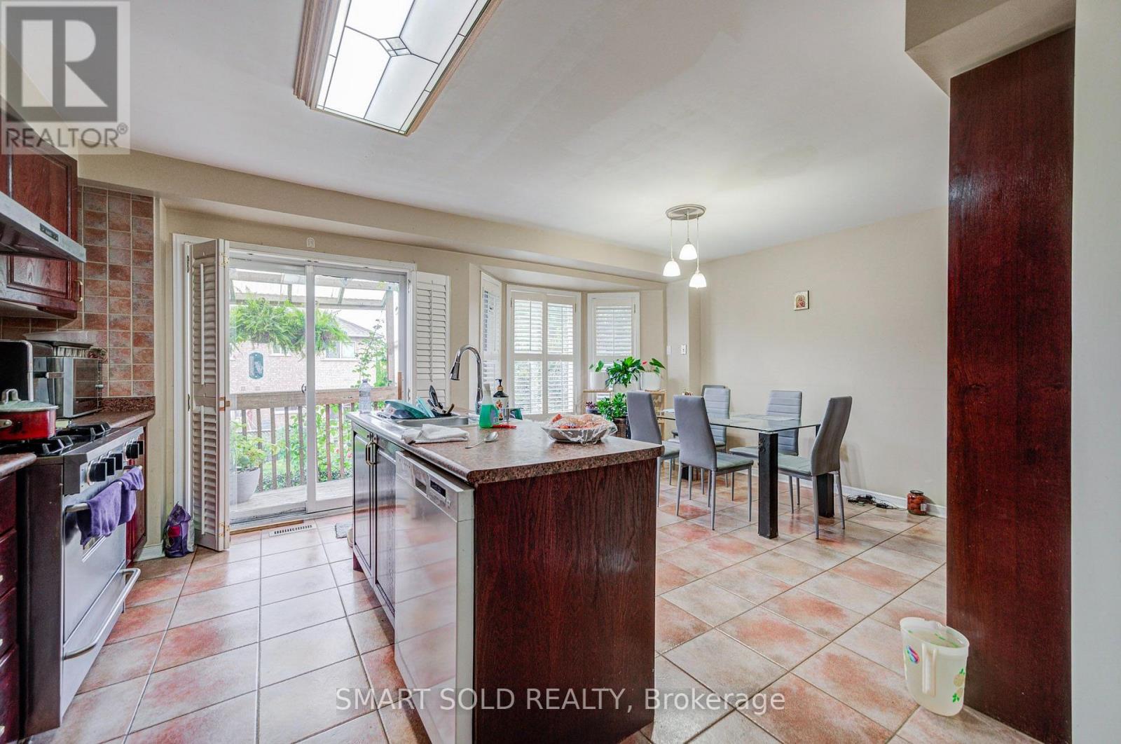 68 Harmony Road, Vaughan, ON photo 6